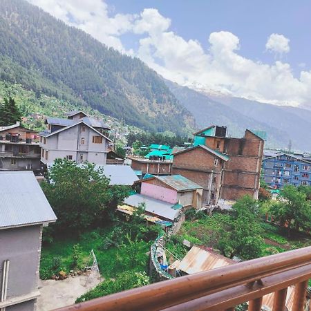 Hotel Hadimba Regency ! Free 4 Wheeler Parking ! Mountain View Rooms ! Near Mall Road Manali المظهر الخارجي الصورة