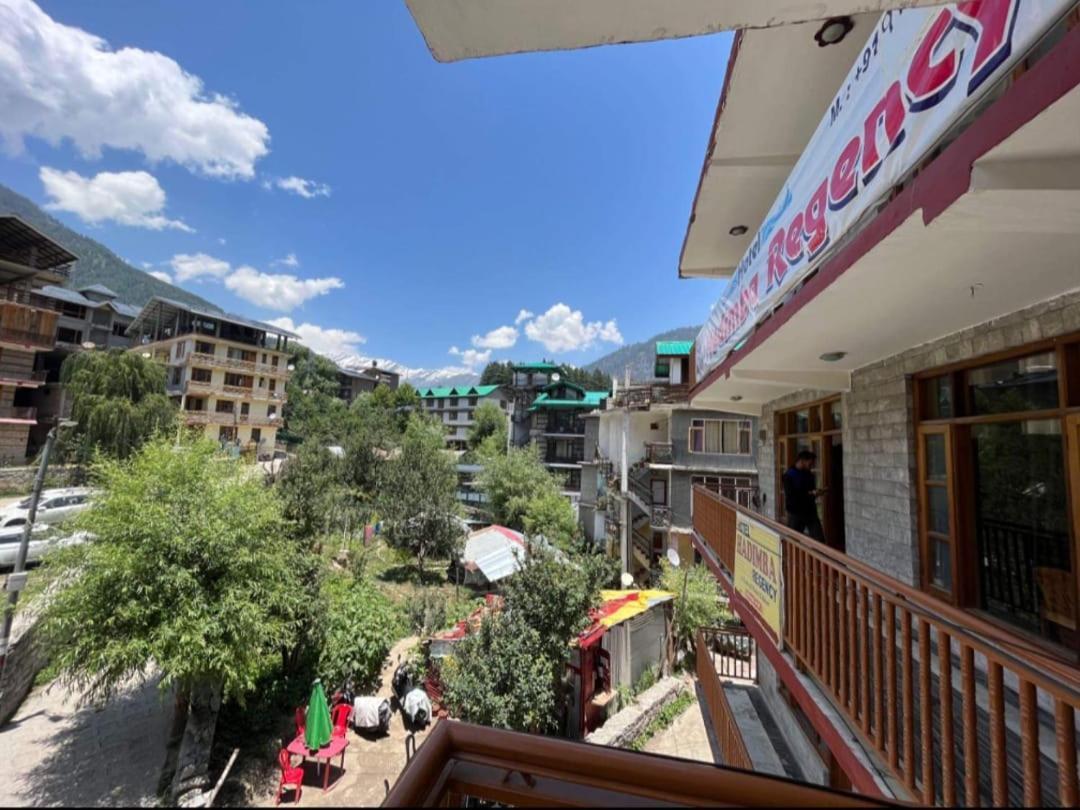 Hotel Hadimba Regency ! Free 4 Wheeler Parking ! Mountain View Rooms ! Near Mall Road Manali المظهر الخارجي الصورة